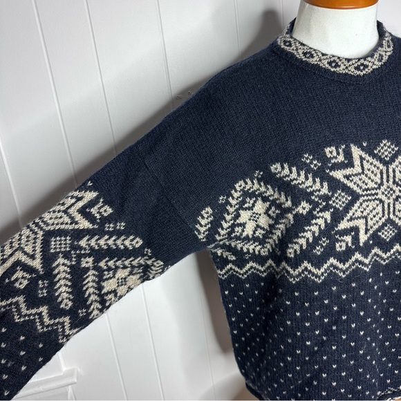 Demetre Snowflake Ski Winter Wool Knit Swetaer - Picture 4 of 9